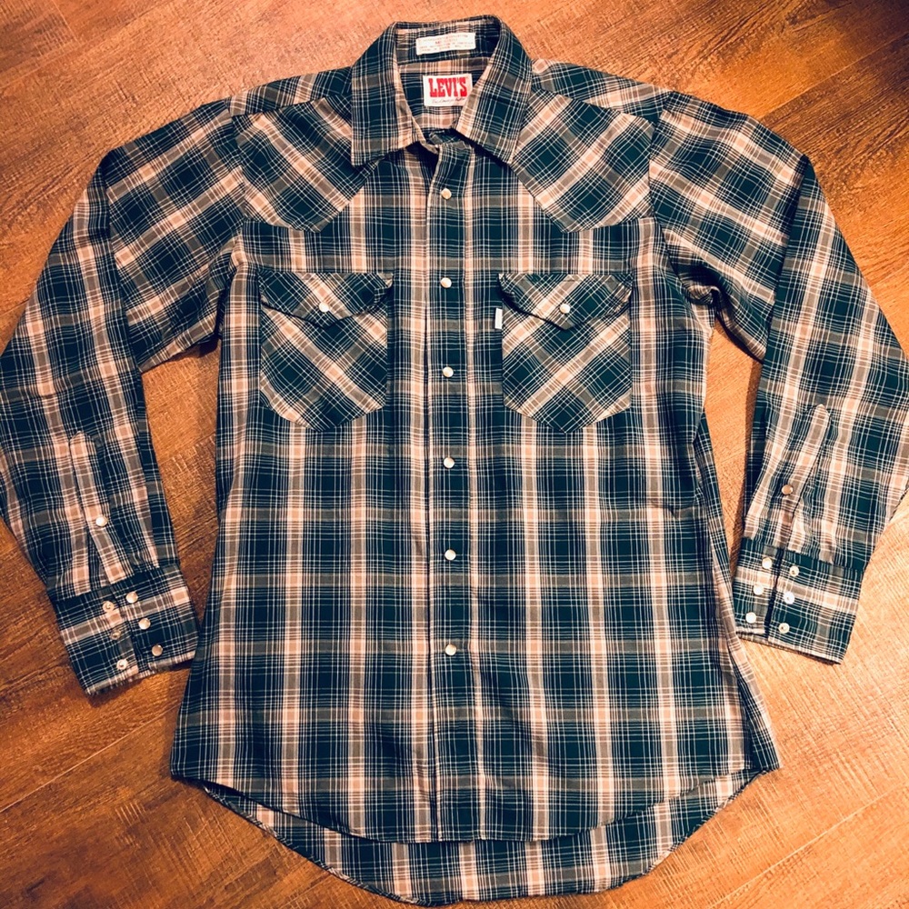 Vintage Levi’s Pearl Button Western shirt!